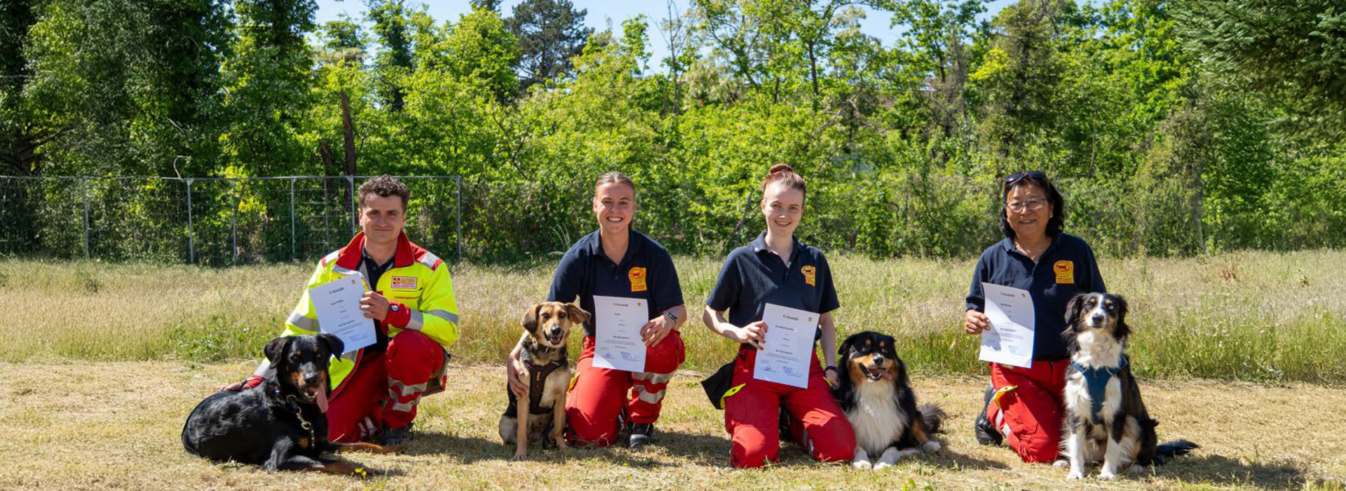 Banner-Hundestaffel.jpg Rettungshundestaffel.jpg